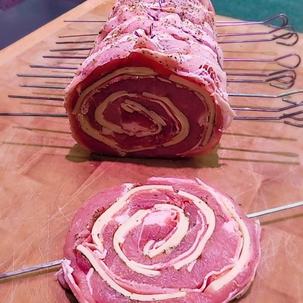 Roulade de cochon farcie mozzarella et bacon
